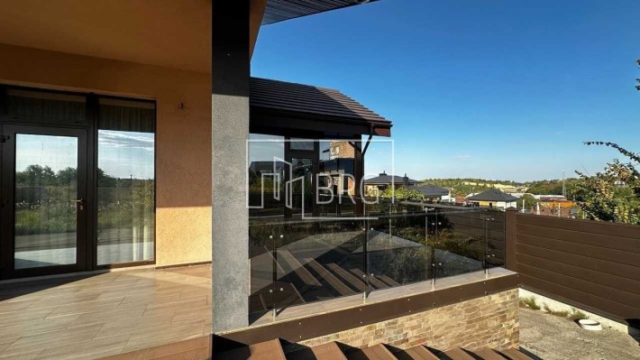 Продажа нового современного дома с бассейном Лесники без комиссии - фото 1