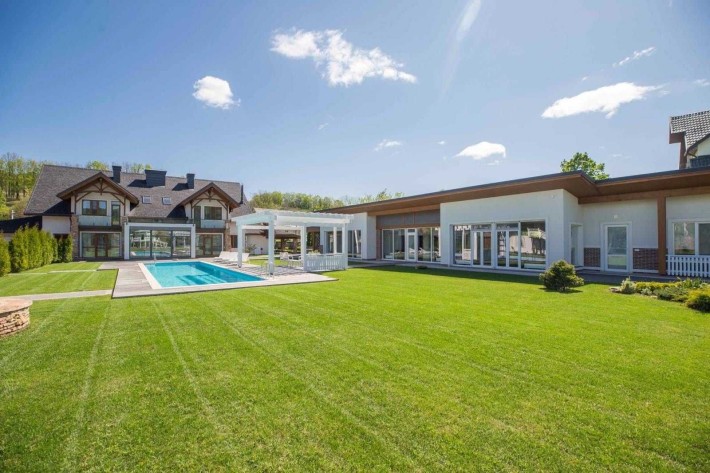 Продажа нового дома с ремонтом и бассейном  село .Лесники - фото 1