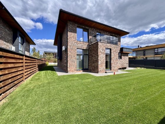 КМ Нова Ходосівка|Дім з ремонтом,меблями та басейном|9,5 соток землі Ходосівка