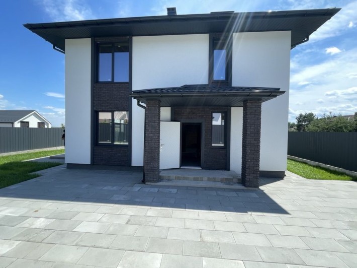 Якісний будинок в закритому КМ. - фото 1