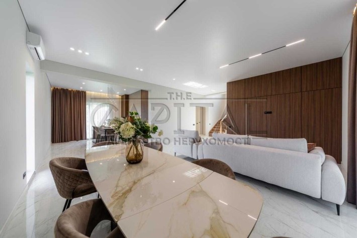 Продається просторий будинок з новим ремонтом і меблями у с. Ходосівка - фото 1