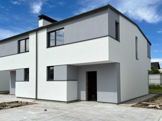 Продається будинок 110 кв.м. у котеджному містечку Balaton Village Нові Петрівці