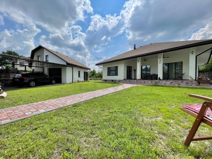 Одноповерховий будинок з ремонтом, є камін та генератор. Стоянка - фото 1