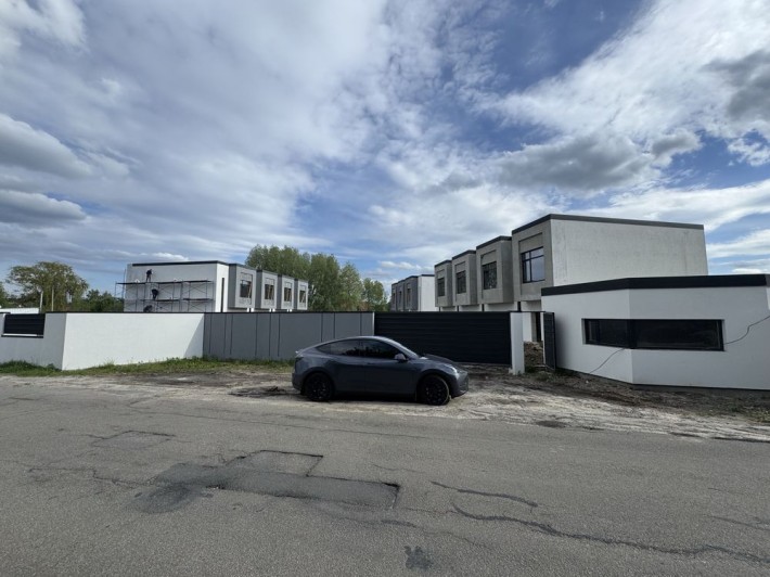 Таунхаус 100 110м2 1,5-3,5с з територією 50соток закрита територія - фото 1