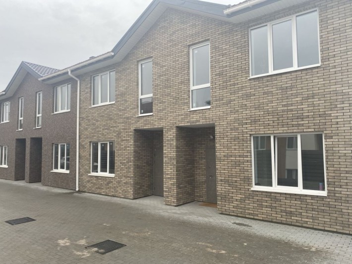 Будинок таунхаус цегляний 62 000 у.о Стоянка - фото 1