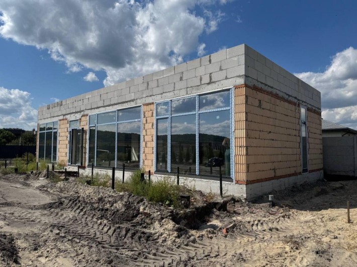 Будинок 150м² та 7 соток з чорновим ремонтом у закритому КМ - фото 1