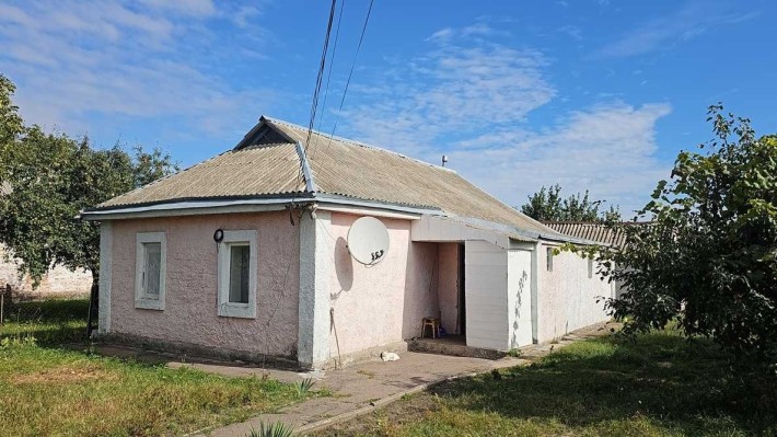 Будинок в місті Яготині – “червоний хутір”. Є ВІДЕООГЛЯД. - фото 1