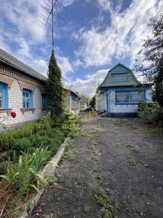 Продам будинок в центрі Рокитного з виходом до річки - фото 1