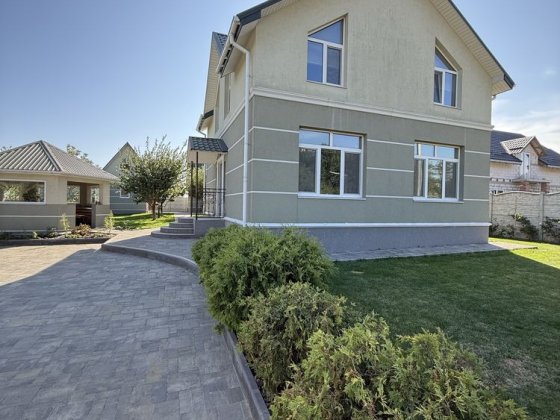 Просторий будинок у Макарові Макарів