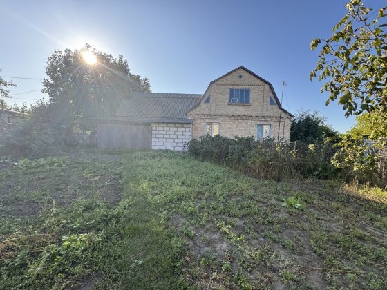 Будинок в центрі білогородки . Гнатівка