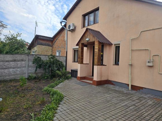 Житловий будинок біля Києва Горенка