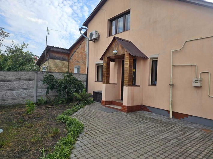 Житловий будинок біля Києва - фото 1