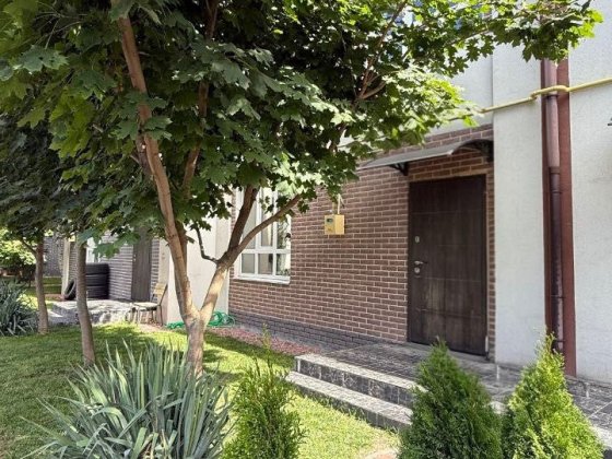 Продам таунхаус з ремонтом у с. Гора, закрите КМ Country Townhouse Кедина Гора