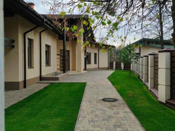 Продам будинок в санаторно-курортній зоні м. Києва (Пуща-Водиця ) Горенка