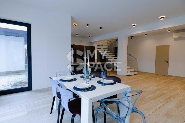 КМ Белгравія Продам будинок 290 м2 Дмитрівка Стоянка 16 сот БЕЗ% СПП - фото 1