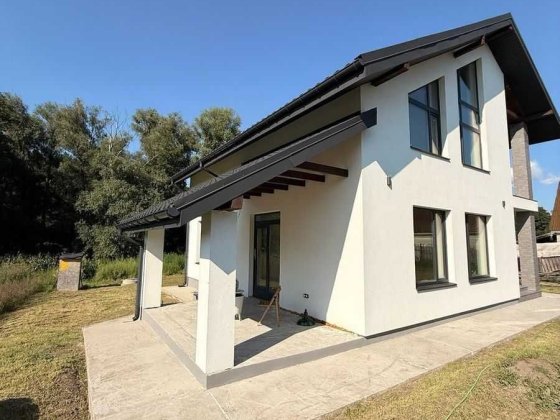 Будинок Київська обл., Броварський р-н., с. 3азим'я, вул. Садова, 21 Зазимье