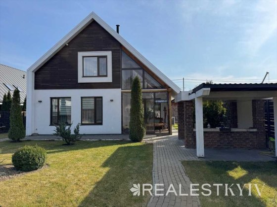 Затишний будинок з ремонтом та гостьовим будиночком в Капітанівці Капитановка