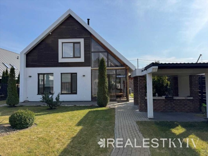 Затишний будинок з ремонтом та гостьовим будиночком в Капітанівці - фото 1