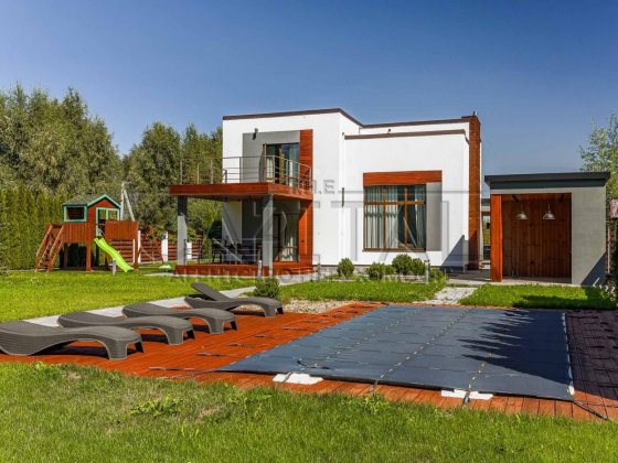 Продаж будинку з бассейном. с.Княжичі. Дизайнерський ремонт. Княжичі