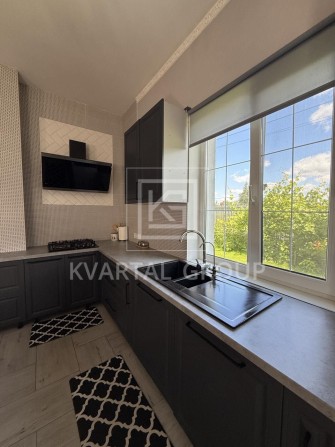 Стильний будинок з басейном, сауною і садом, закрите містечко - фото 1