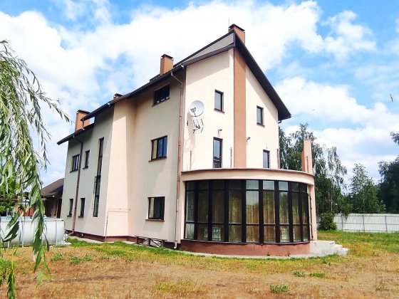 Будинок з виходом до Десни, Новосілки Новосілки