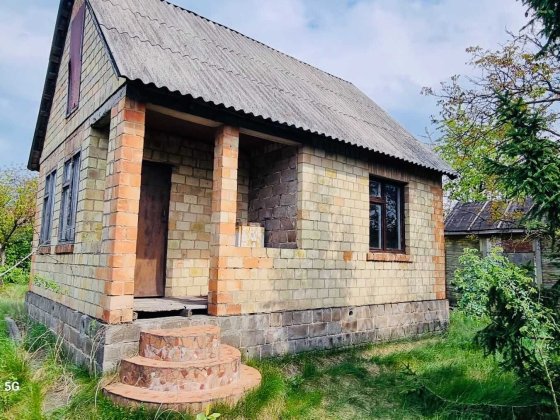 Продам 1 єт. кирпичного  садовій дом 40 кв.м. в с.Осещина,с.к Десна Осещина