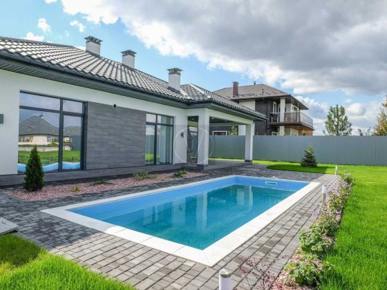 Продаю будинок 182 кв.м. з ремонтом та виходом на озеро, КМ Міжріччя Осещина