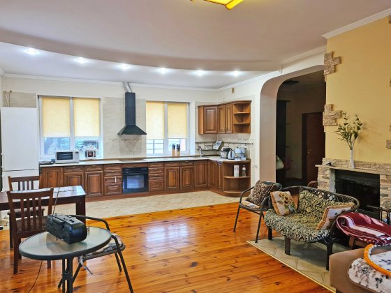 Без комісії сучасний будинок в с. Петропавлівське в 17км від Києва Петропавлівське