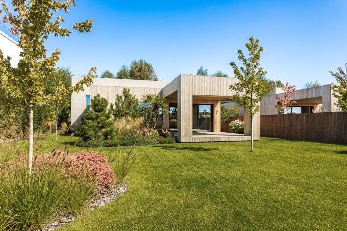 Сучасний просторий будинок у затишному та екологічно чистому місці - фото 1