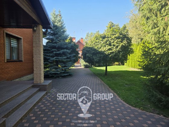 Маєток у лісі. Район Бутенко. Процев