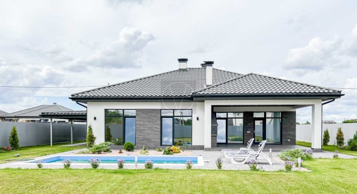 Продаю одноповерховий будинок з ремонтом, Погреби, 4 км від Києва - фото 1