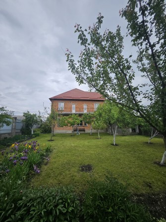 Продаж будинку га 12 сотках  в с. Рожни Броварський район. - фото 1