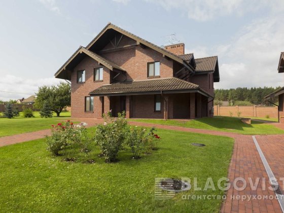 Старі  Петрівці  Будинок  маєток- 429 кв.м. 45 соток 2300000$ Старі Петрівці