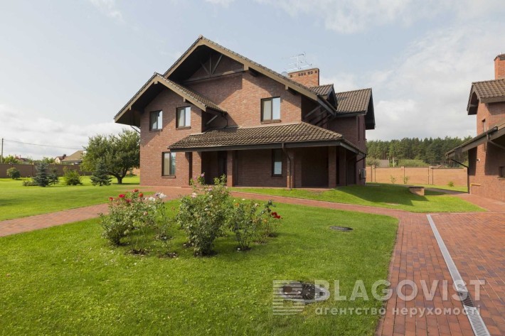 Старі  Петрівці  Будинок  маєток- 429 кв.м. 45 соток 2300000$ - фото 1