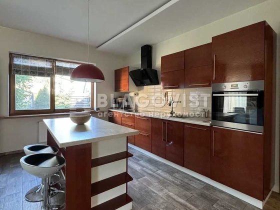 Продаж будинку дуплексу 220м2 з РЕМОНТОМ с.Хотів в 5-ти хв від м. Київ Хотов