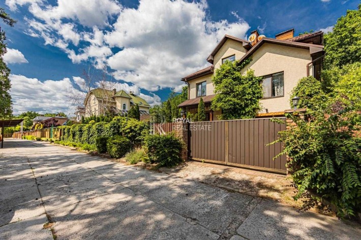 Продаж будинку с. Юрівка 365 м², 16 соток, баня і басейн - фото 1