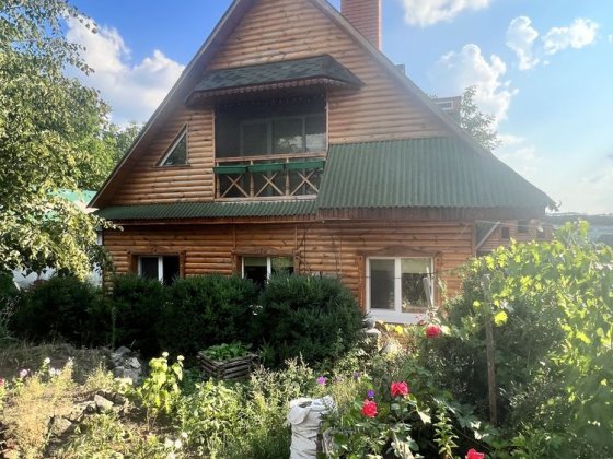 Продам будинок + готовий бізнес Новоукраинка