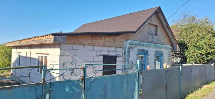 Продамо будинок в центрі селища. - фото 1