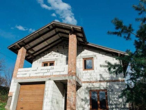 Продаж будинку в Брюховичах