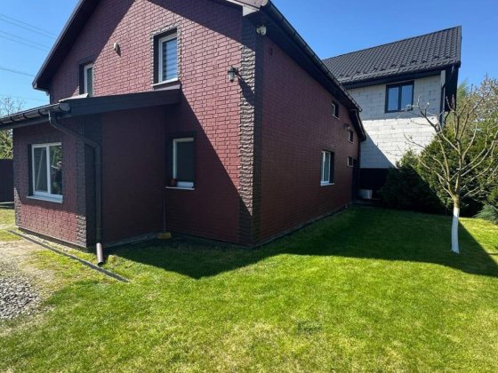 Продається окремий новий будинок з ремонтом в Солонці