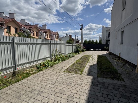 Продаж котеджу з ремонтом в с.Солонка