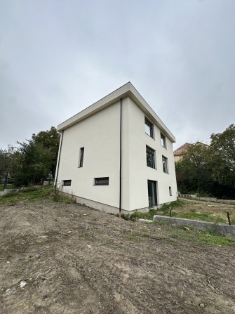 Продаж окремо стояого будинку з комунікаціями с.Сокільники - фото 1