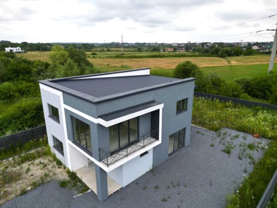 Продається сучасний будинок в Солонці