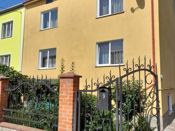 Продається двоповерховий будинок Самбор