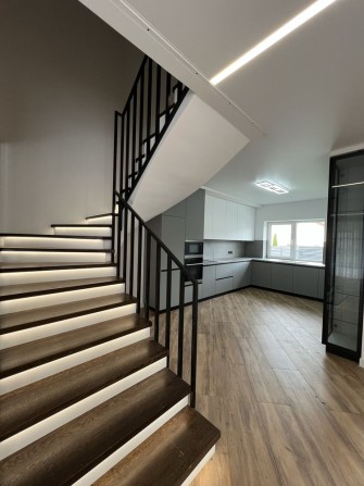 Продаж котеджу з ремонтом та меблями біля Львова,Рудно - фото 1