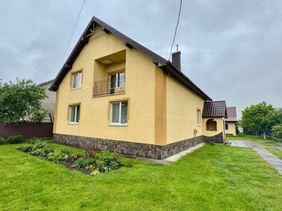 Продаж якісного будинку з ремонтом. Ділянка 18 соток