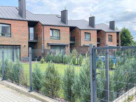 Продаж таунхаусу в с. Зубра Зубра