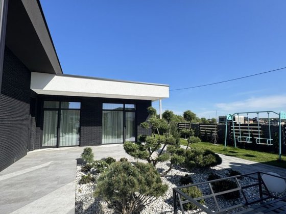 Продаж від забудовника окремозбудовані котедж з тепловим насосом Зубра Зубра