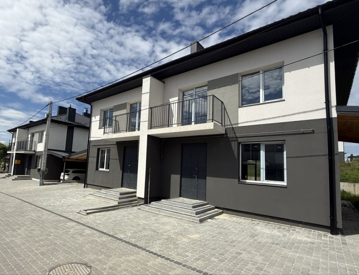 Продаж  готових котеджів в Зубрі - фото 1