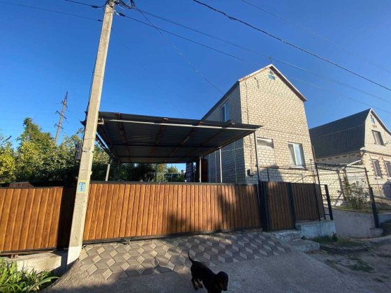 Двоповерховий будинок з ділянкою на 6 соток від власника Каравеллово